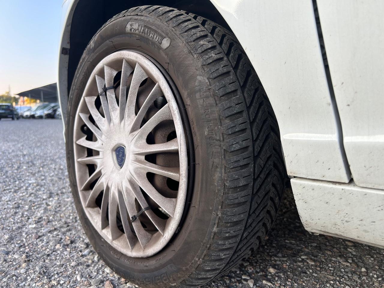 Lancia Ypsilon 1.2 Argento