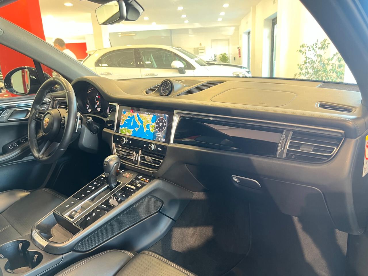 Porsche Macan 2.0 PASM PNEUMATICHE