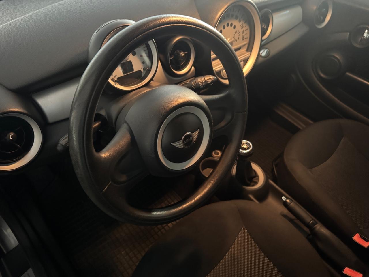 Mini 1.6 16V One (55kW)