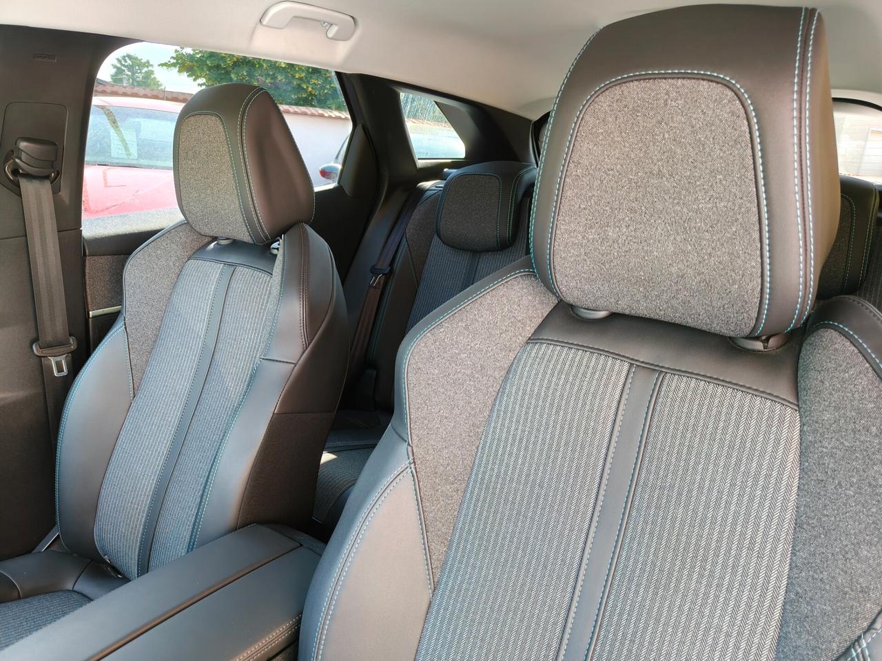 peugeot 3008 HYBRID 225 E-EAT8 ALLURE