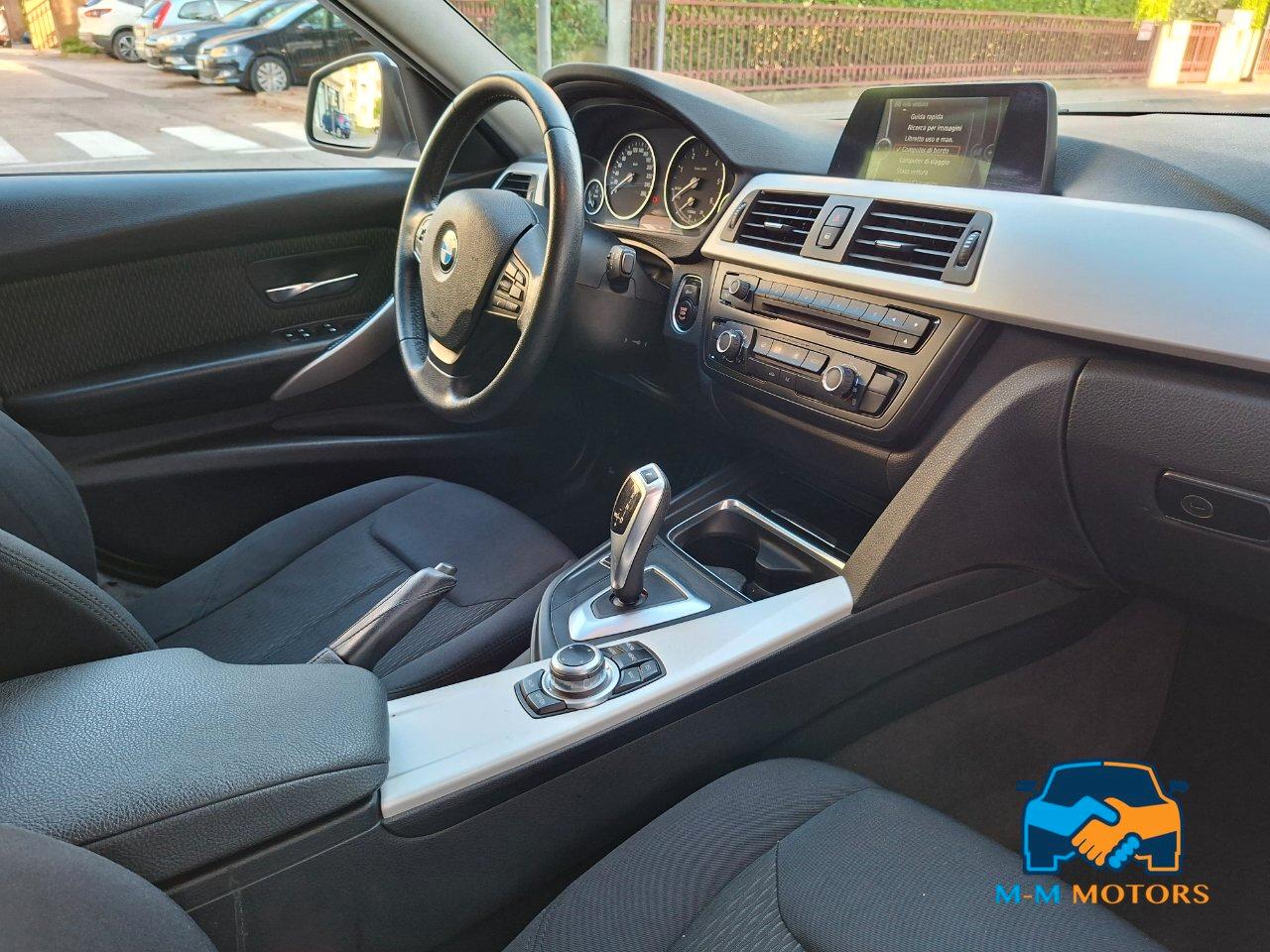 BMW 320 d Touring doppio treno di pneumatici