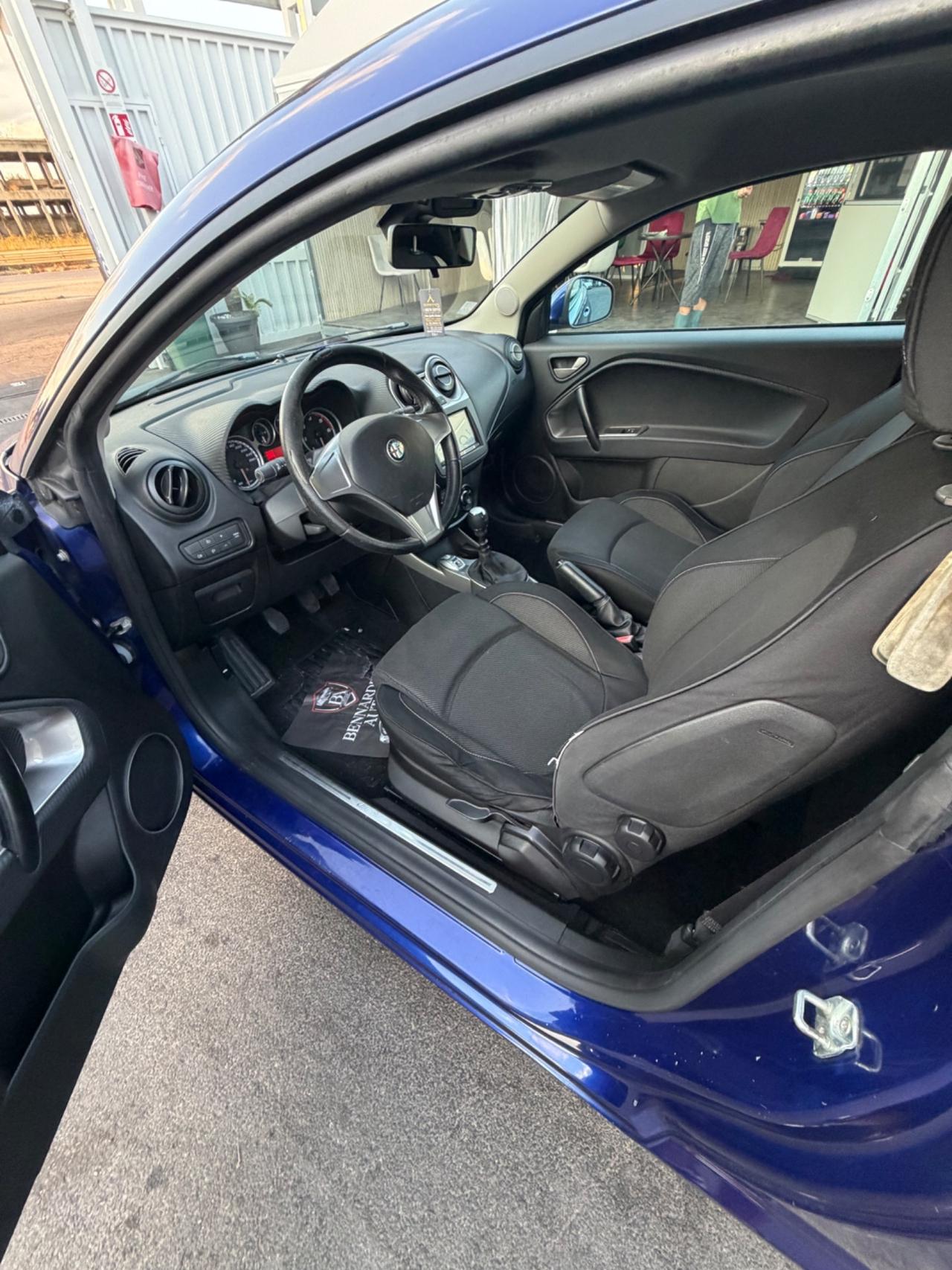 Alfa Romeo MiTo 1.6 JTDm 16V Distinctive Sport Pack