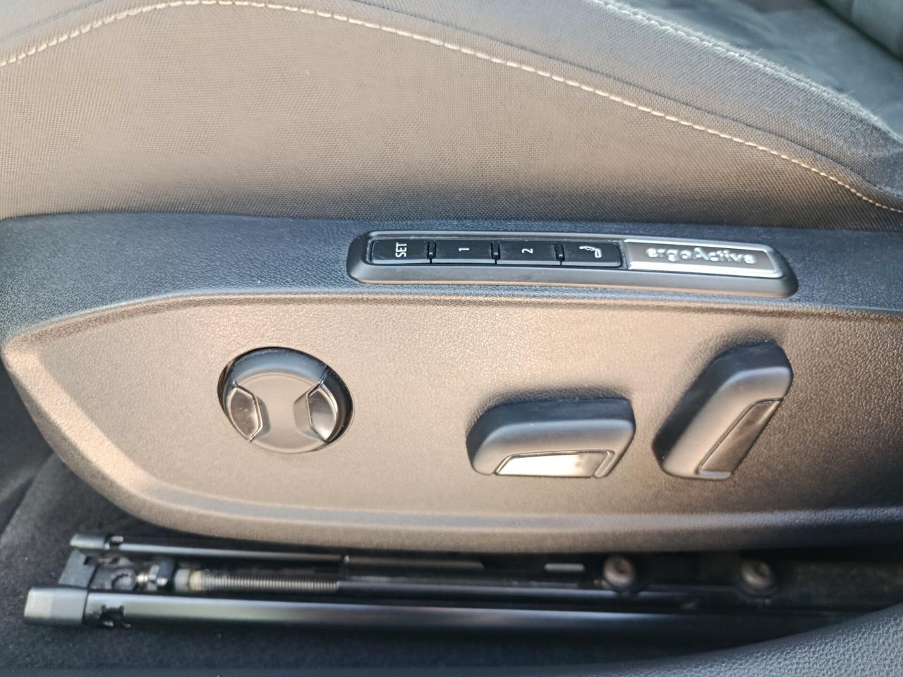 Volkswagen Golf 2.0 TDI AUTOMATICA Style