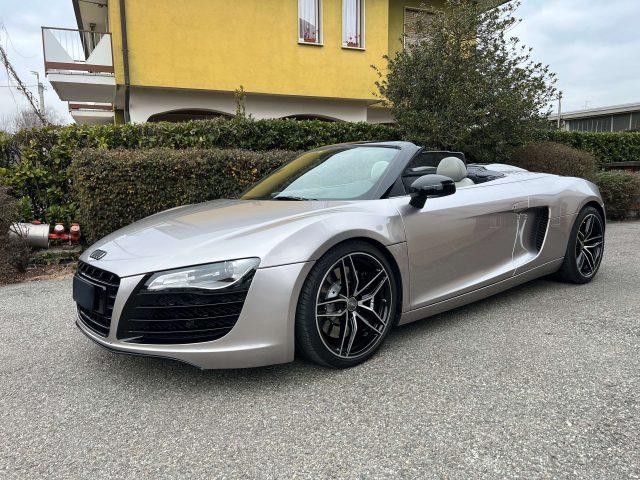 AUDI R8 Spyder 5.2 V10 fsi quattro s-tronic