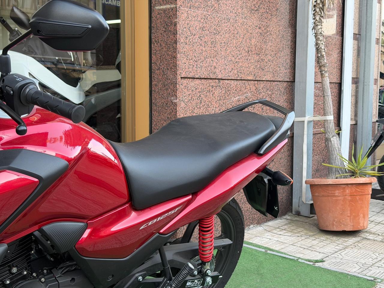 Honda CB 125 F KM 0 2025 tua a soli 23€ al mese