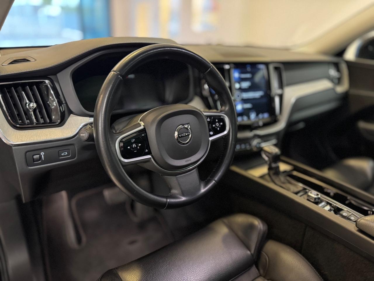 Volvo XC 60 AUTOMATICA Regenered Car