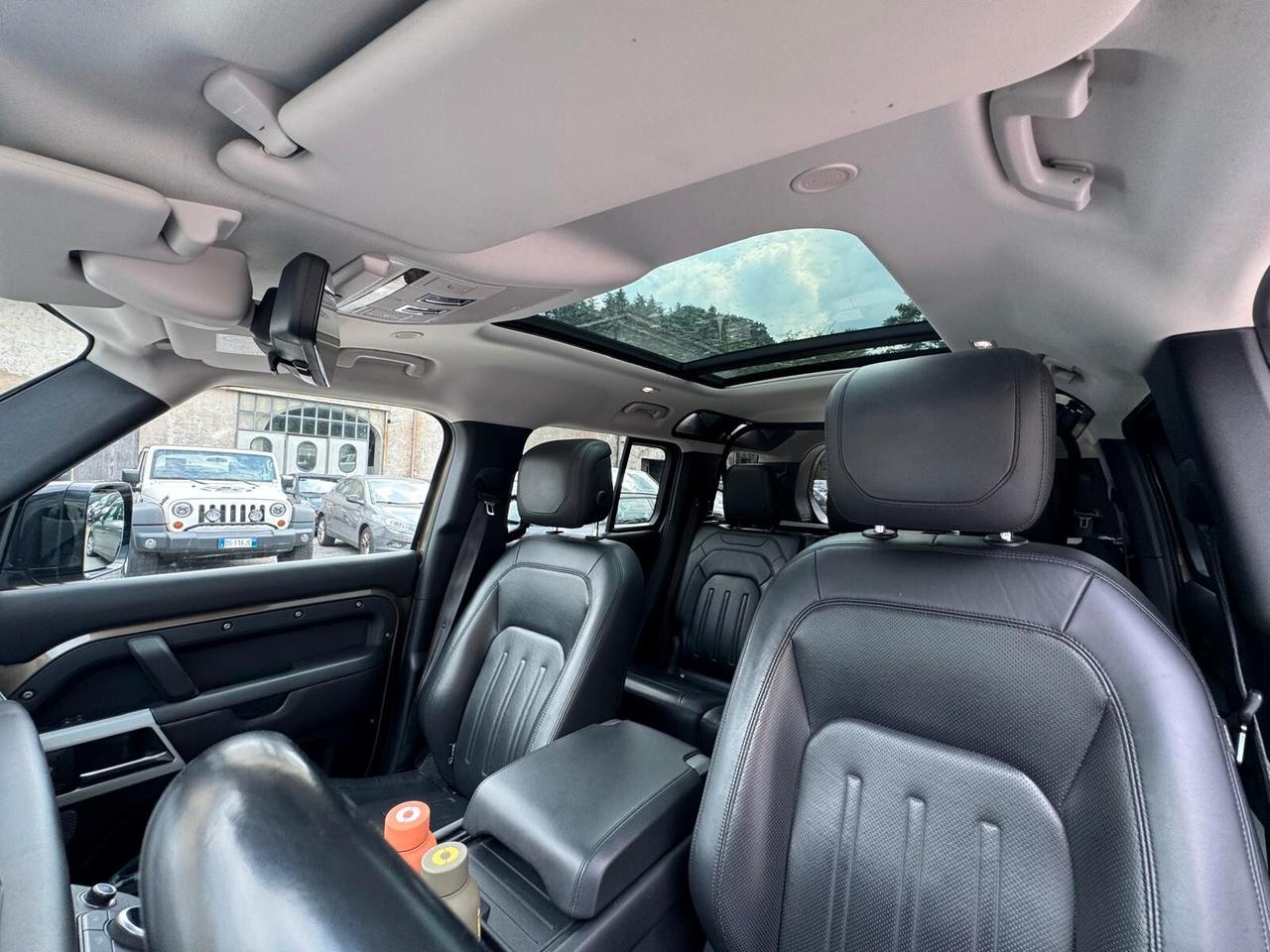 Land Rover Defender 110 3.0D I6 300 CV AWD Auto HSE 7 posti