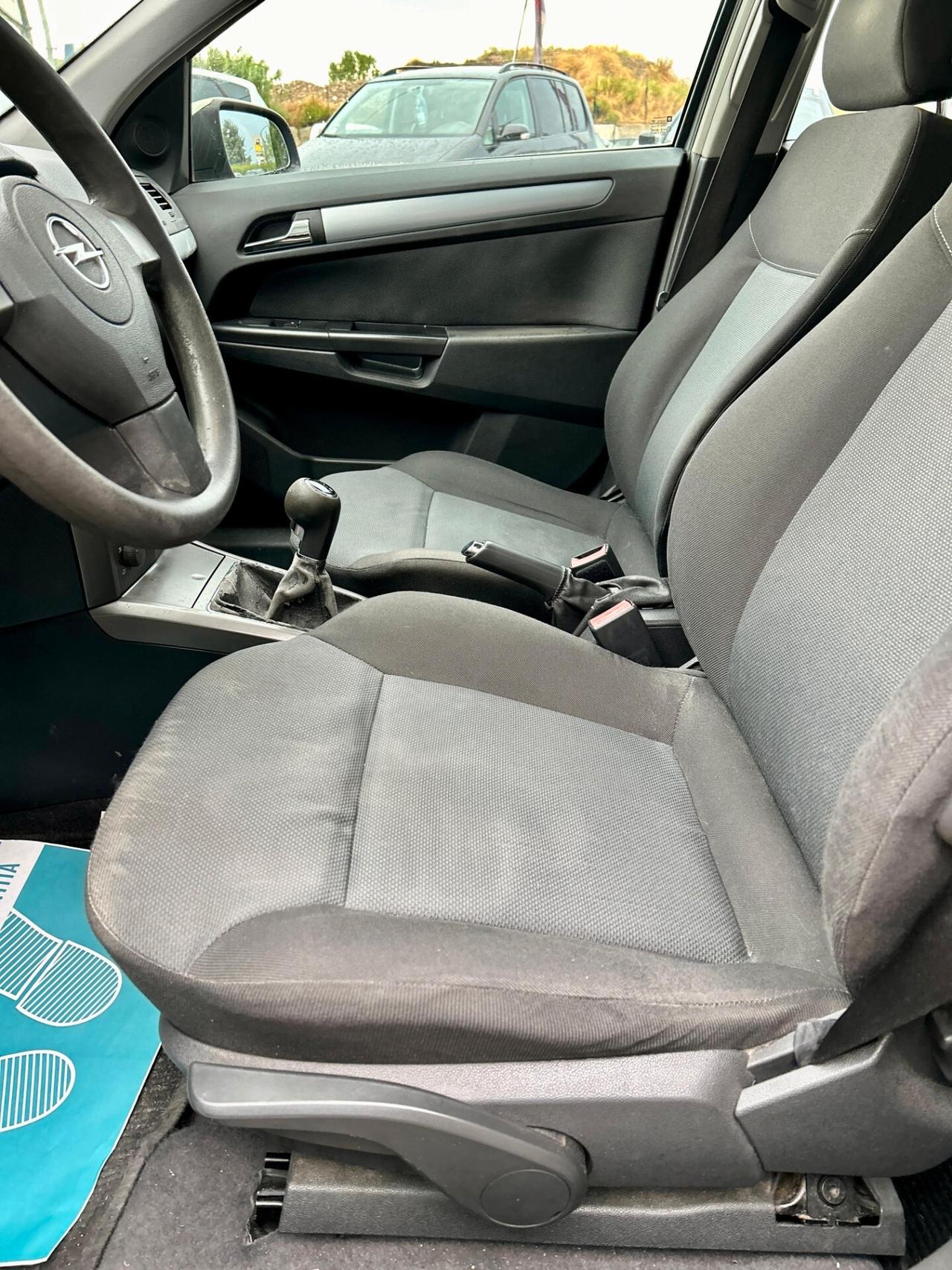 Opel Astra 1.4 16V Twinport 5 porte Cosmo - OK NEOPATENTATO