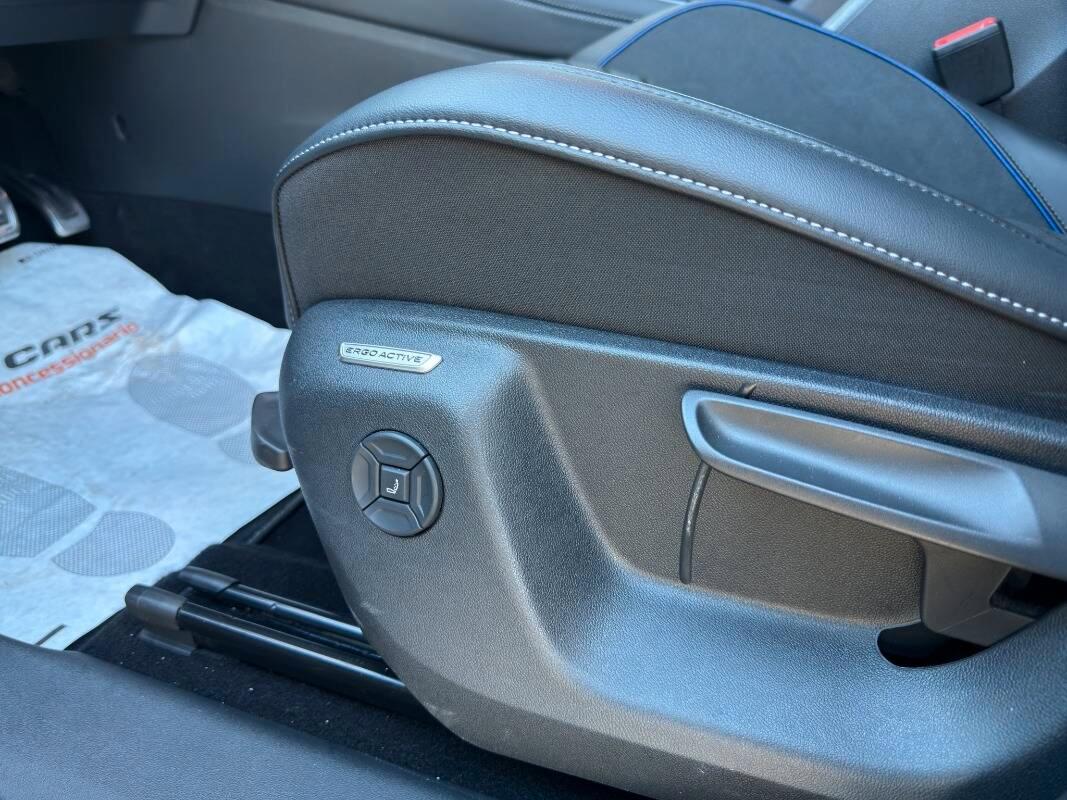 Volkswagen Tiguan 2.0 tdi R-Line 150cv dsg Con NAVIGATORE