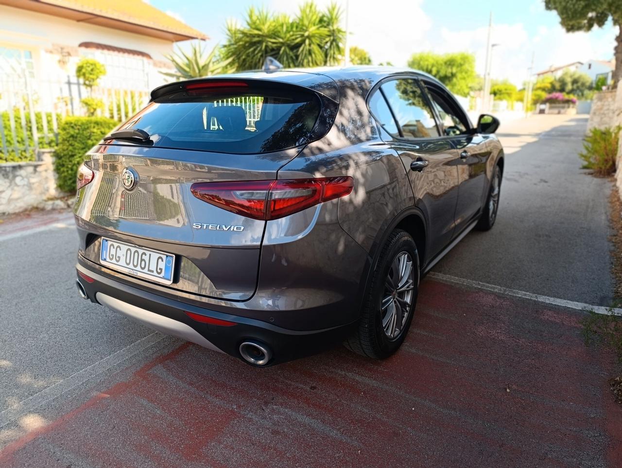 Alfa Romeo Stelvio 2.2 Turbodiesel 190 CV AT8 Q4 Business"accetto permuta"
