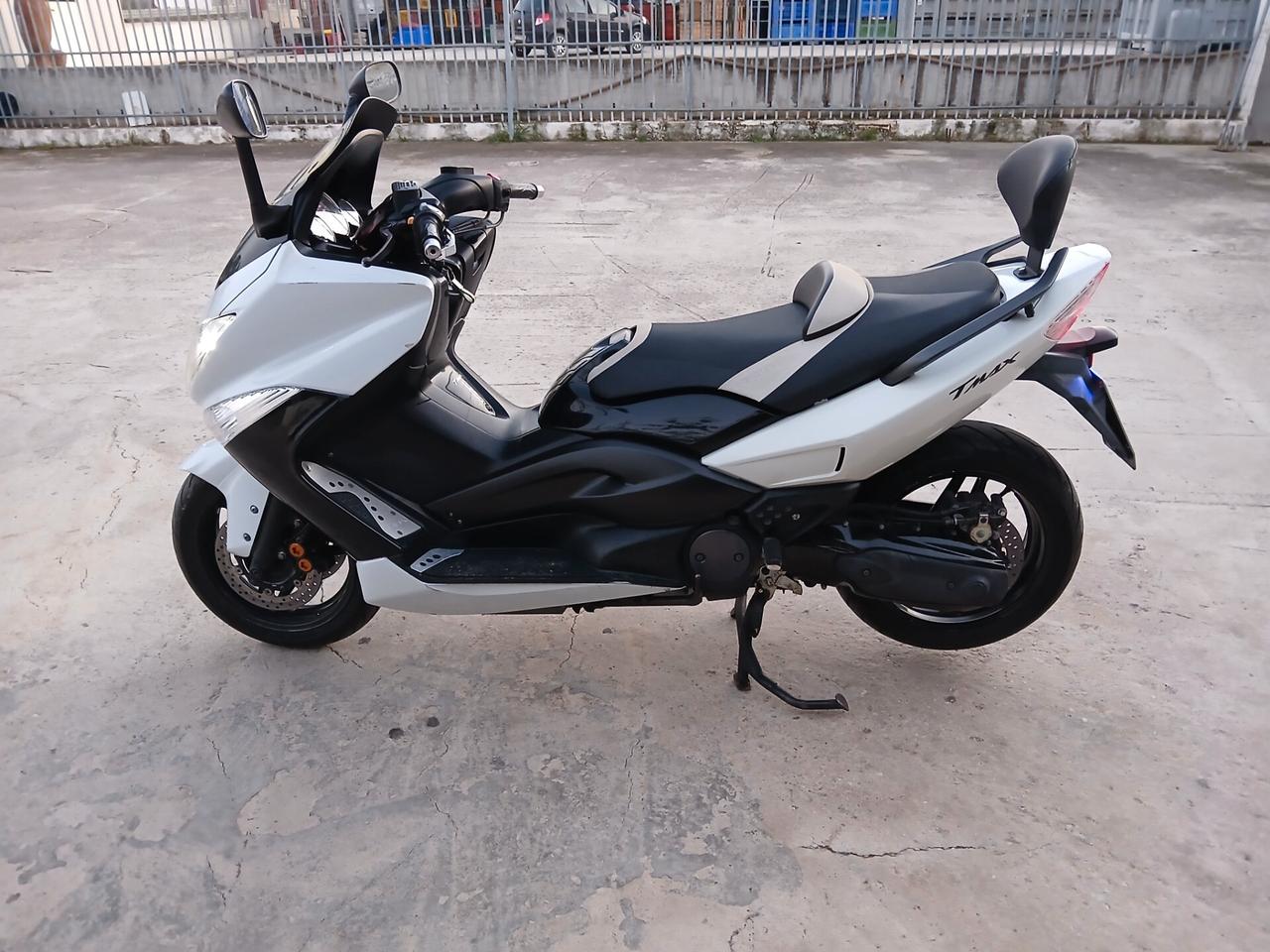 Yamaha T Max White max