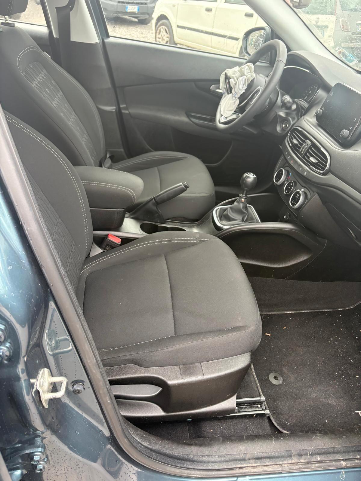 Fiat Tipo 1.6 Mjt 5 porte sinistrata 2024