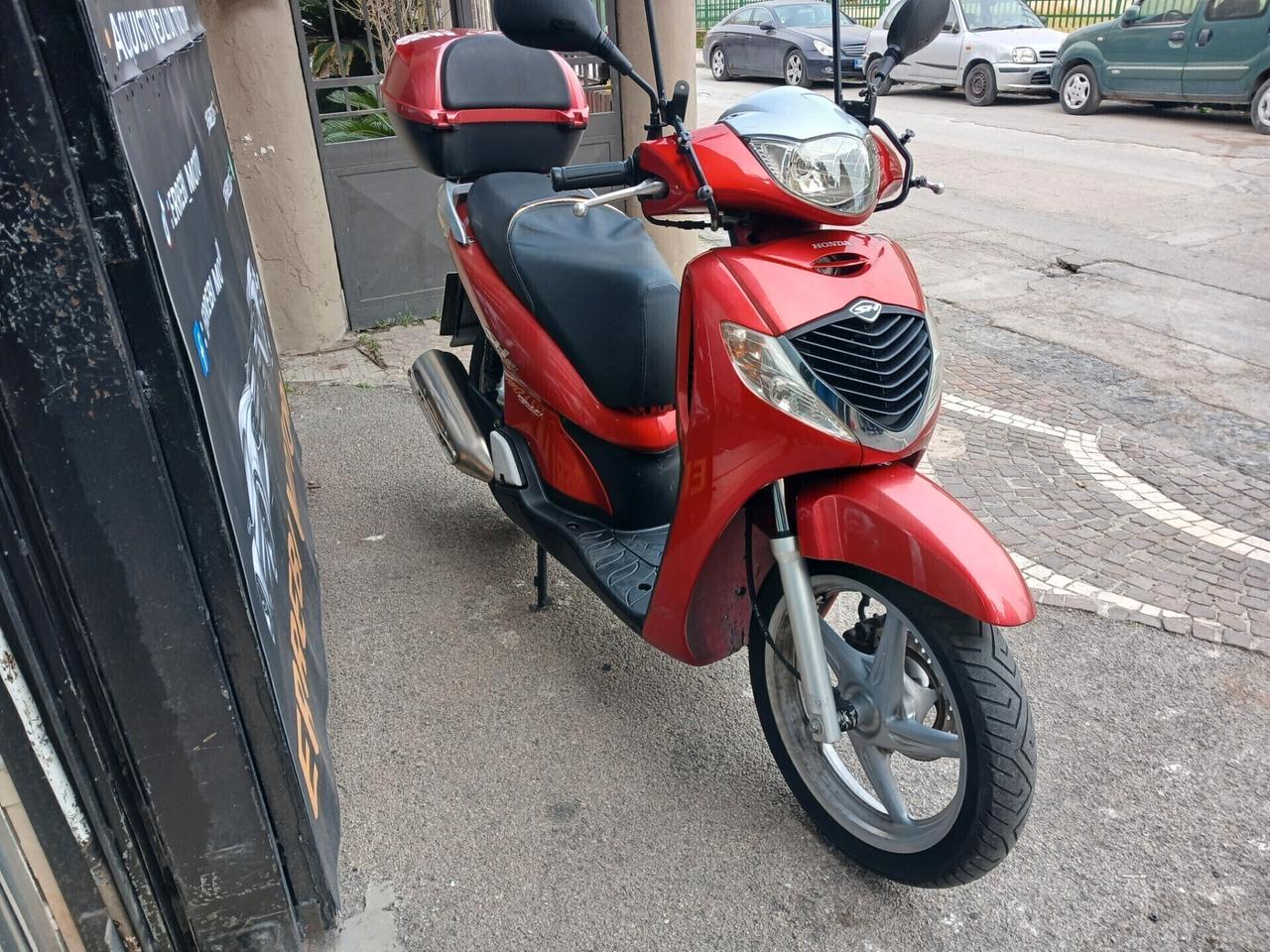 Honda SH 150 GARANTITO 12 MESI.