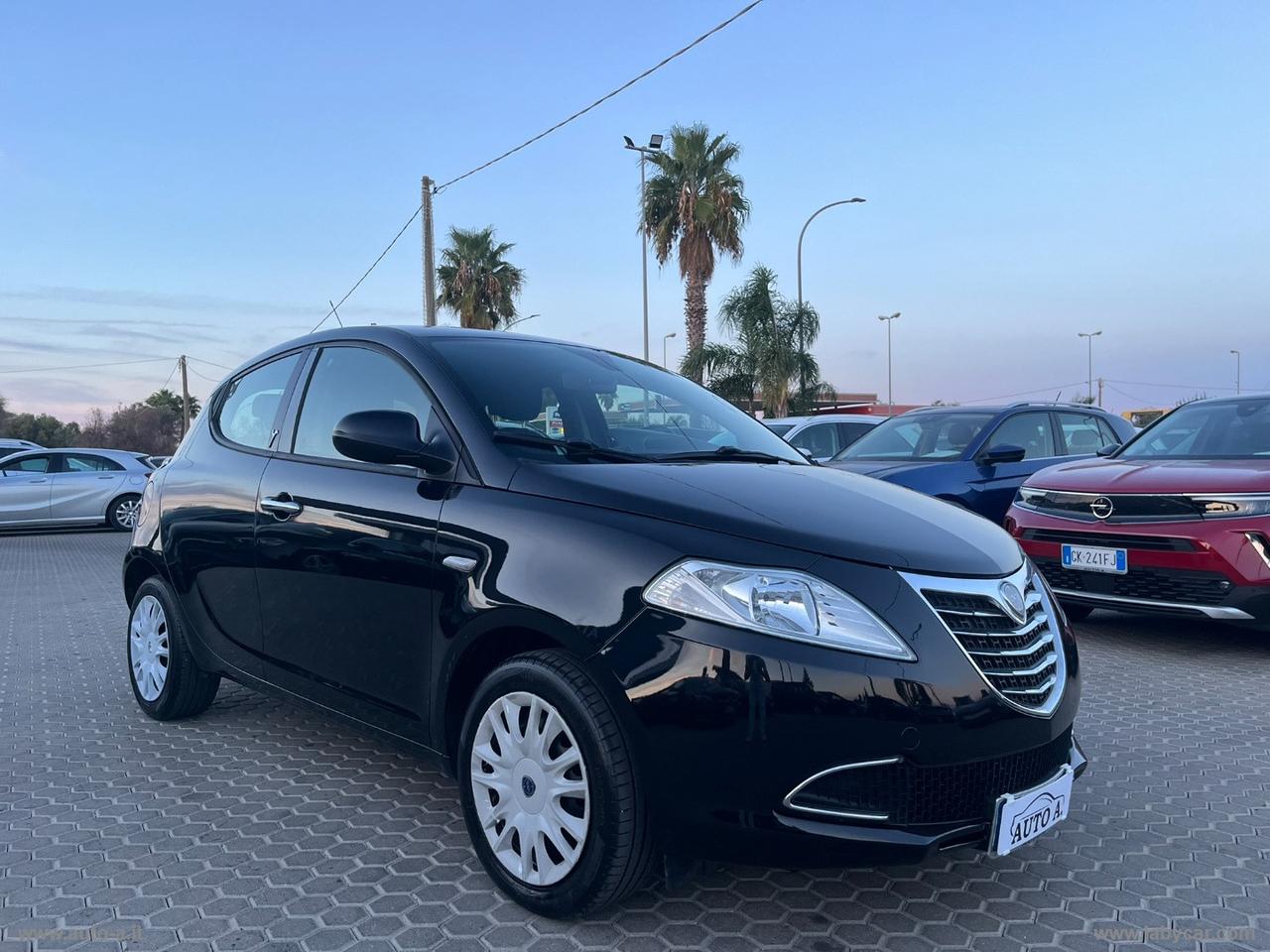 LANCIA Ypsilon 1.2 69 CV 5p. S&S Silver