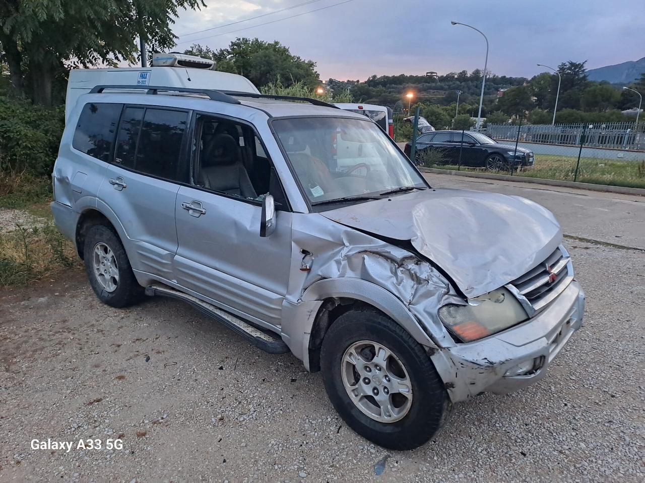 mitsubishi pajero incidentato