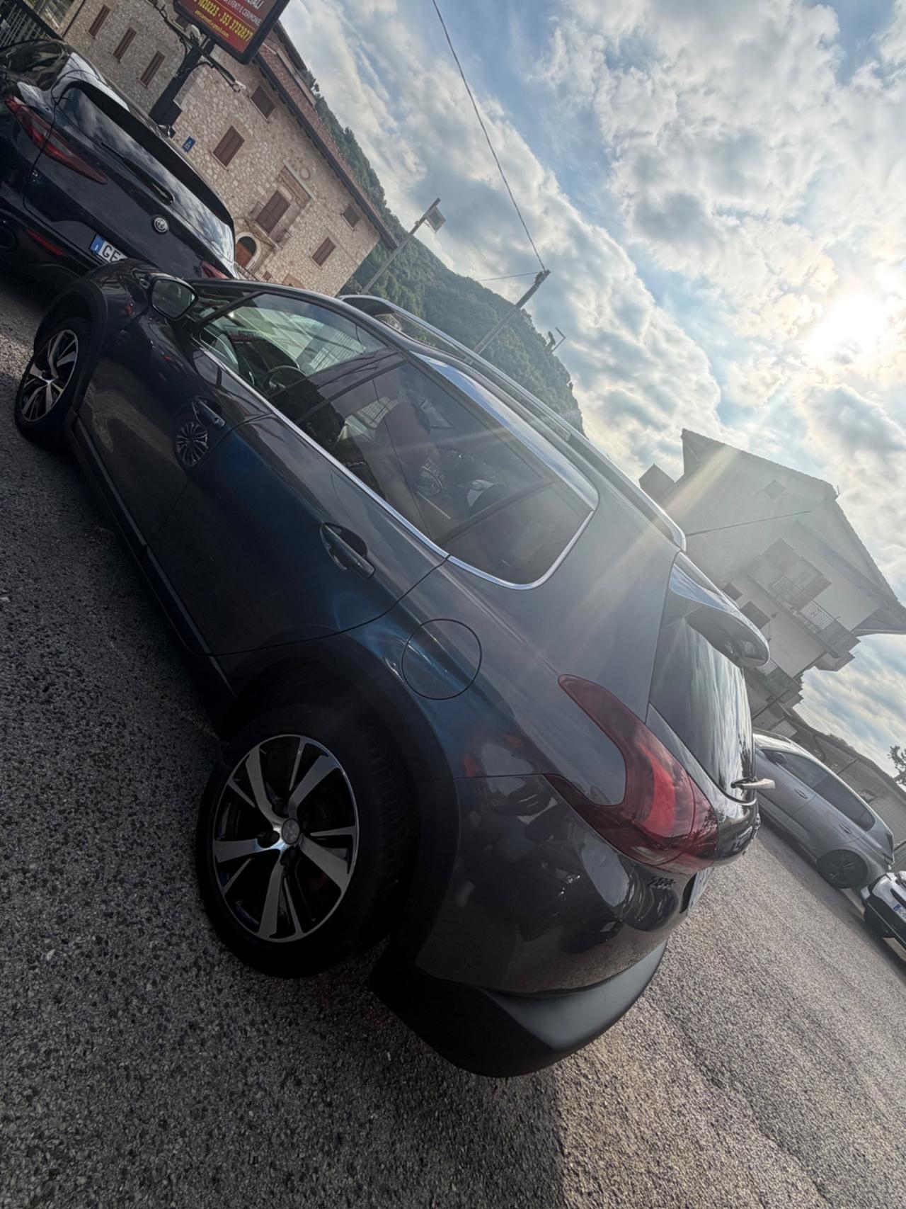 Peugeot 2008 BlueHDi 100 Allure