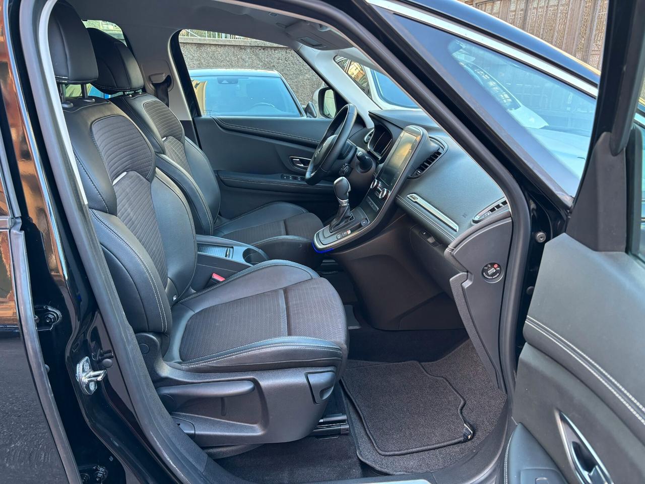 Renault Scenic Scénic dCi 8V 110 CV EDC Energy Bose