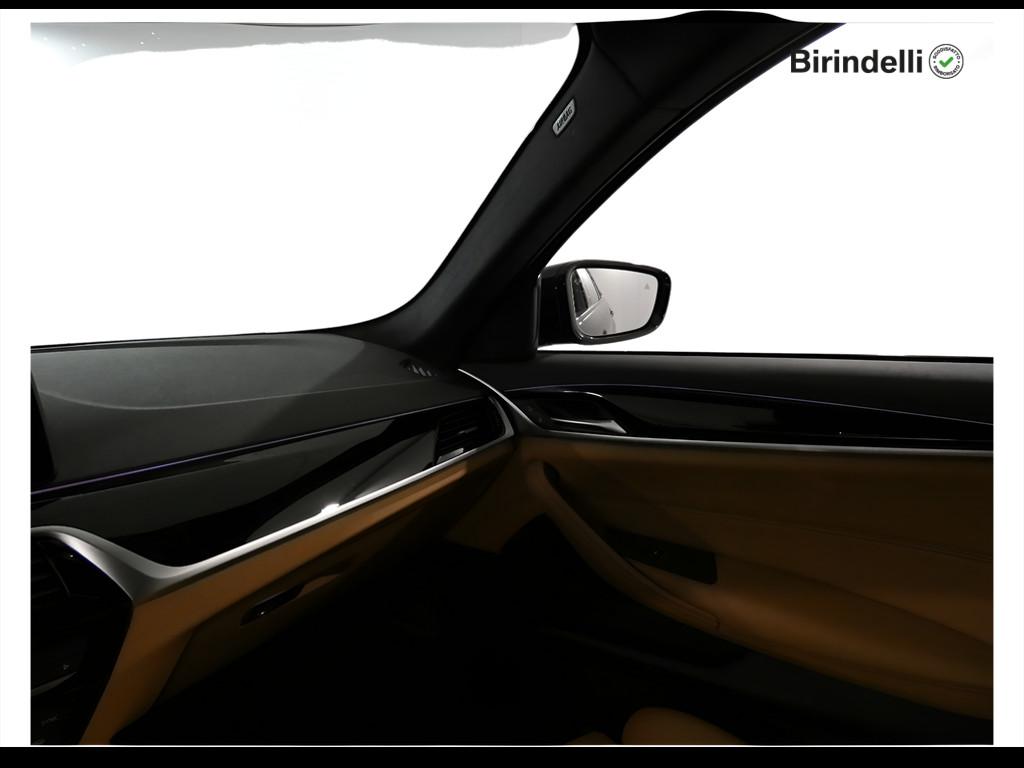 BMW Serie 5(G30/31/F90) - 520d 48V xDrive Touring Msport