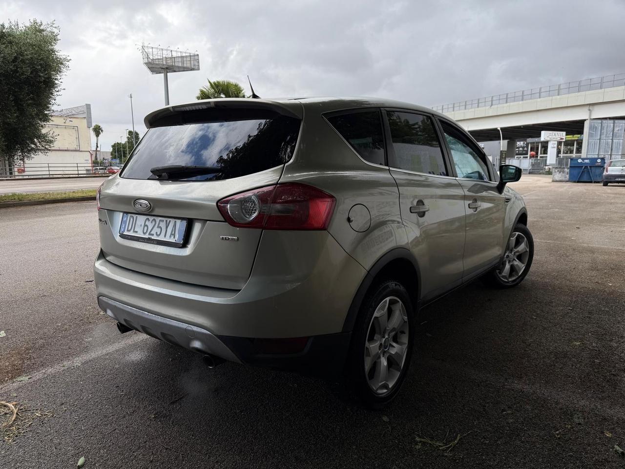 Ford Kuga 2.0 TDCi 136 CV Titanium in ottime condizioni
