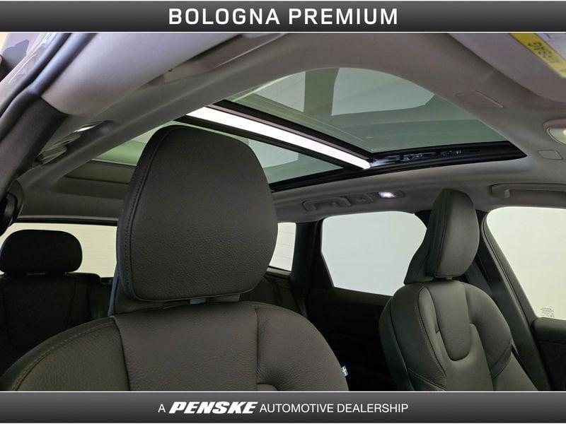 Volvo XC60 T6 Plug-in hybrid AWD automatico Plus Dark