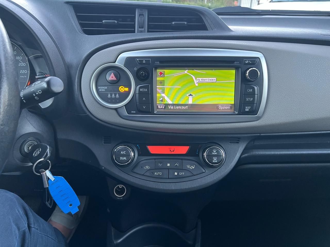 Toyota Yaris 1.3 5 porte Lounge*NEOPATENTATI