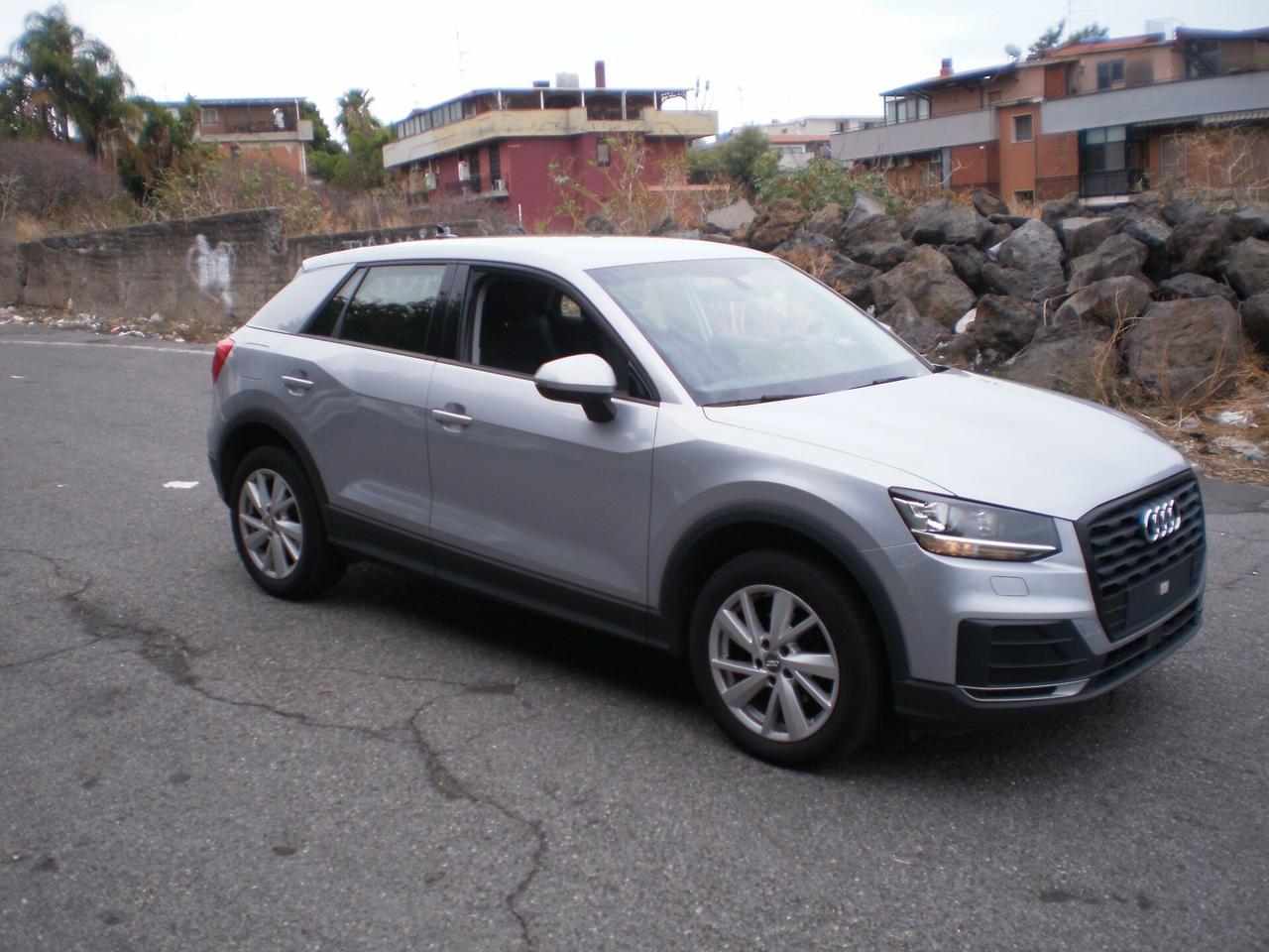 Audi Q2 30 TDI Business