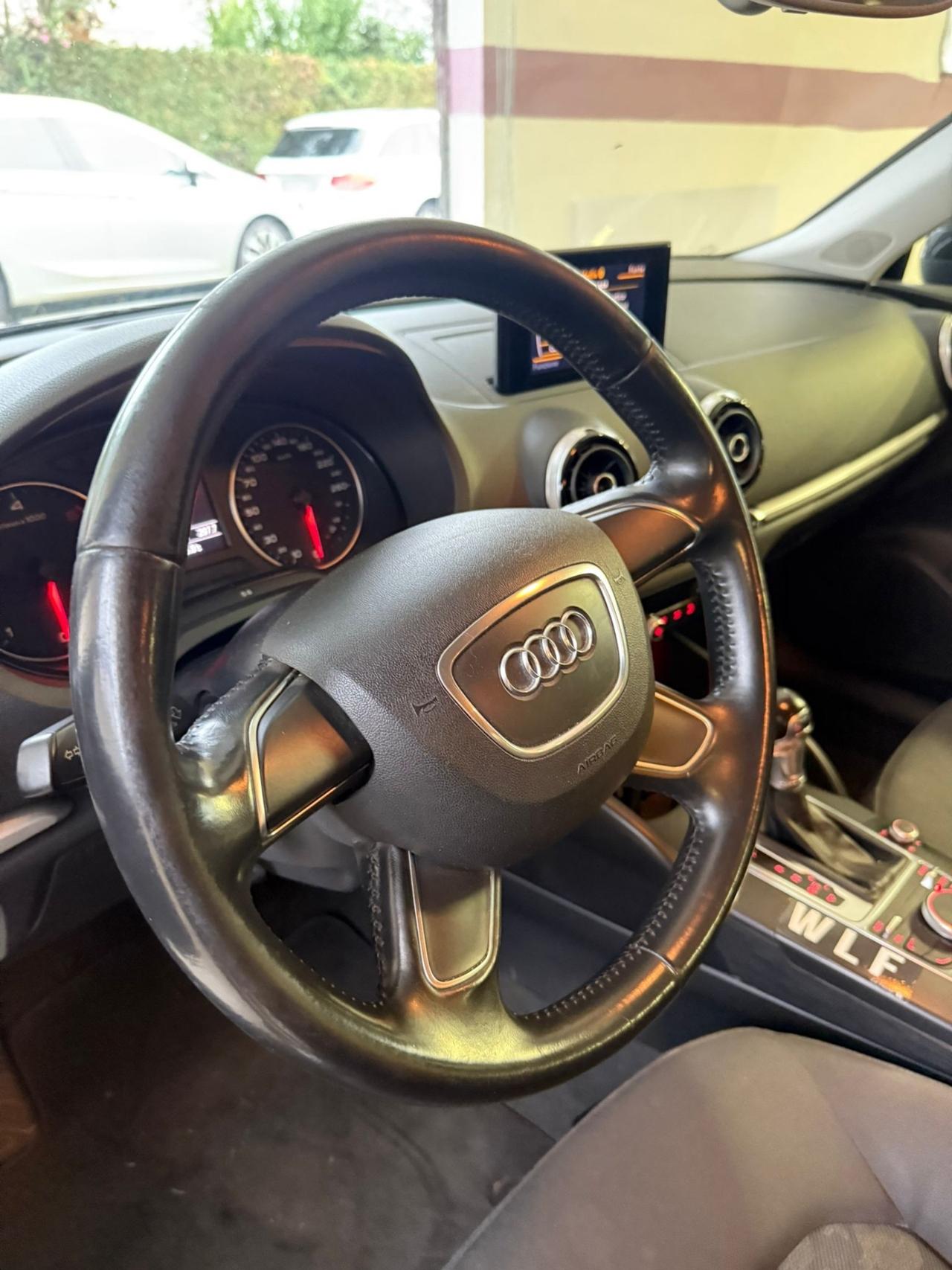 Audi A3 1.6 TDI clean diesel S tronic Young