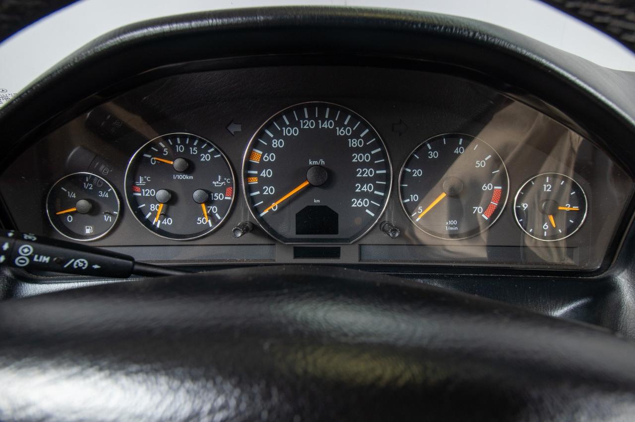Mercedes-Benz SL 320 V6