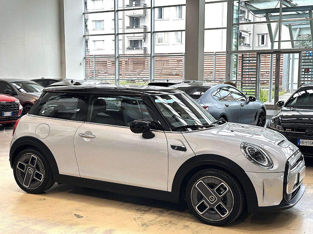 Mini 3 Porte Cooper SE Classic Full Electric-LED-17"-Keyless-ACC-Navi-Camera