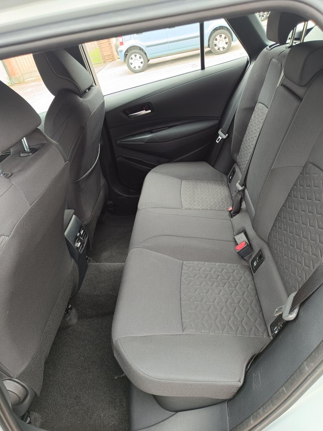 Toyota Corolla Touring Sports 1.8 Hybrid Business Tech