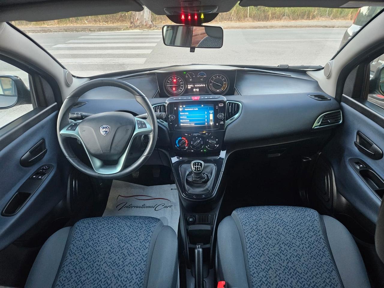 Lancia Ypsilon 1.0 Firefly Hybrid S&S GOLD 70CV