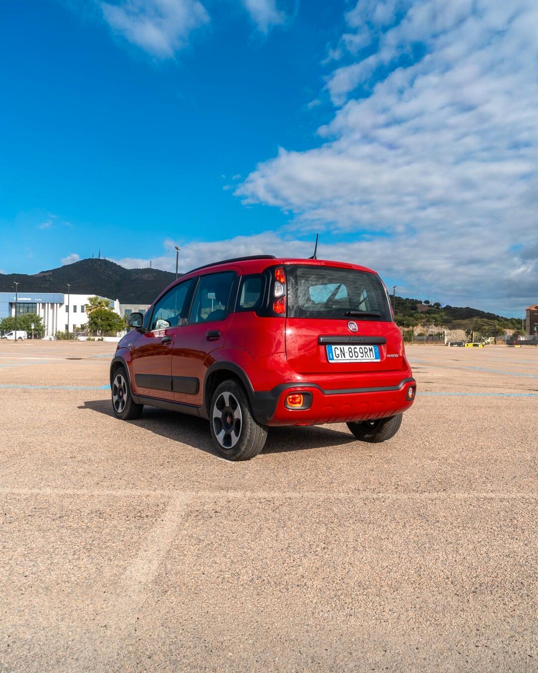 Fiat Panda 1.0 Hybrid Cross Red