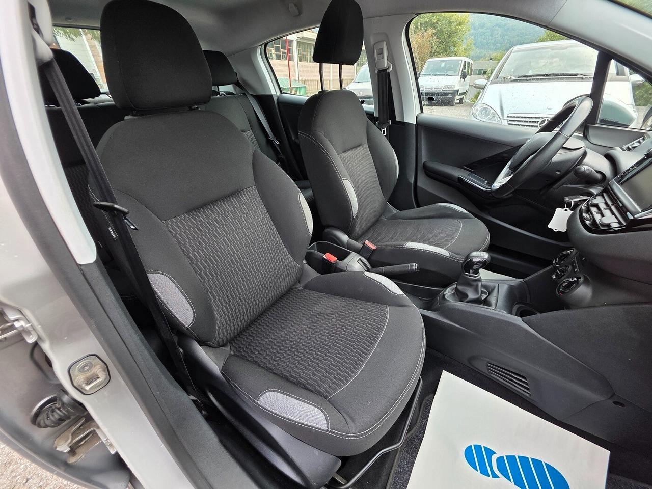 Peugeot 208 1.2 5 porte