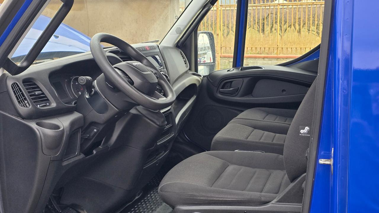 Iveco Daily 35c16 3.0 cab. pedana-porta laterale-cassone 435x218