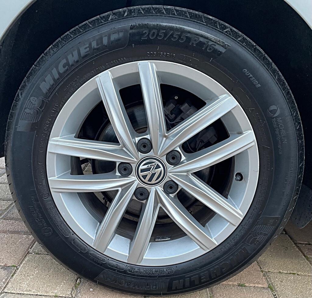 Volkswagen Golf 1.6 TDI HIGHLINE 2019