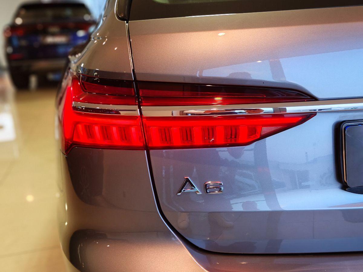 AUDI A6 Avant 40 2.0 TDI 204CV 2021 Cokpit/Matrix