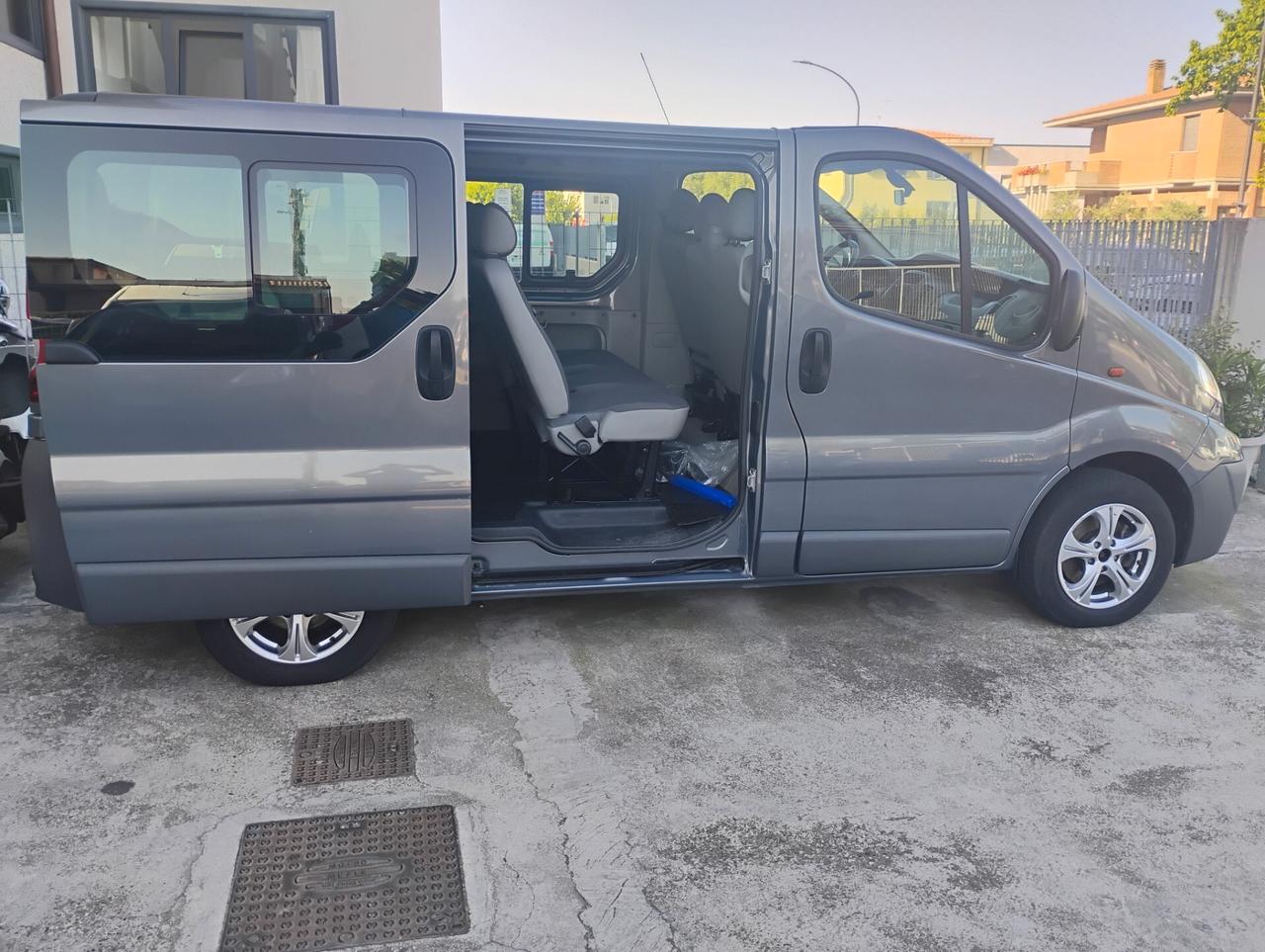 Opel Vivaro 29 2.0 CDTI PC 9 POSTI