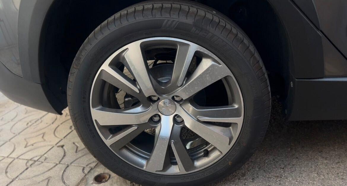 PEUGEOT 2008 - Cc 1.5 - Cv 102 - PASSAGGIO E GARANZIA INCLUSO NEL PREZZO!