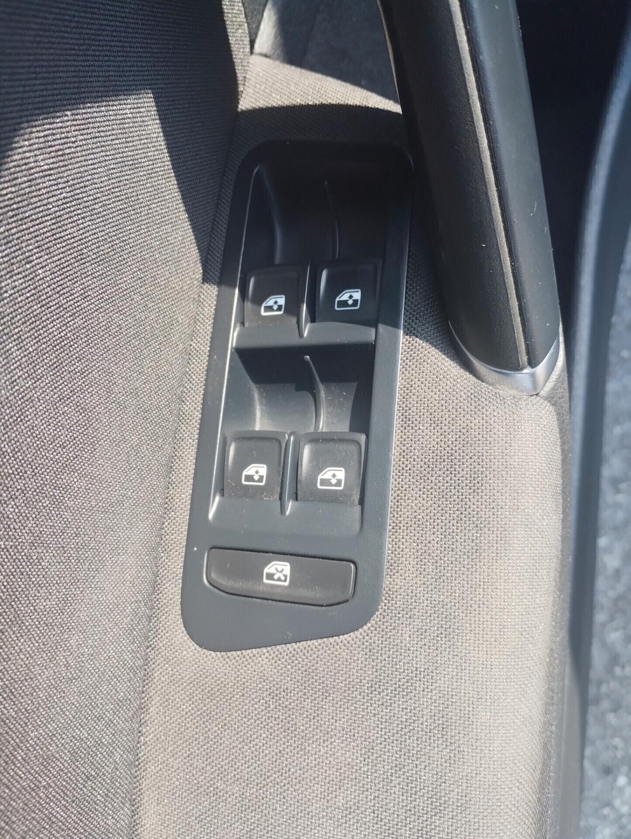 Volkswagen Golf Variant 1.6 TDI 115 CV 5p. Executive