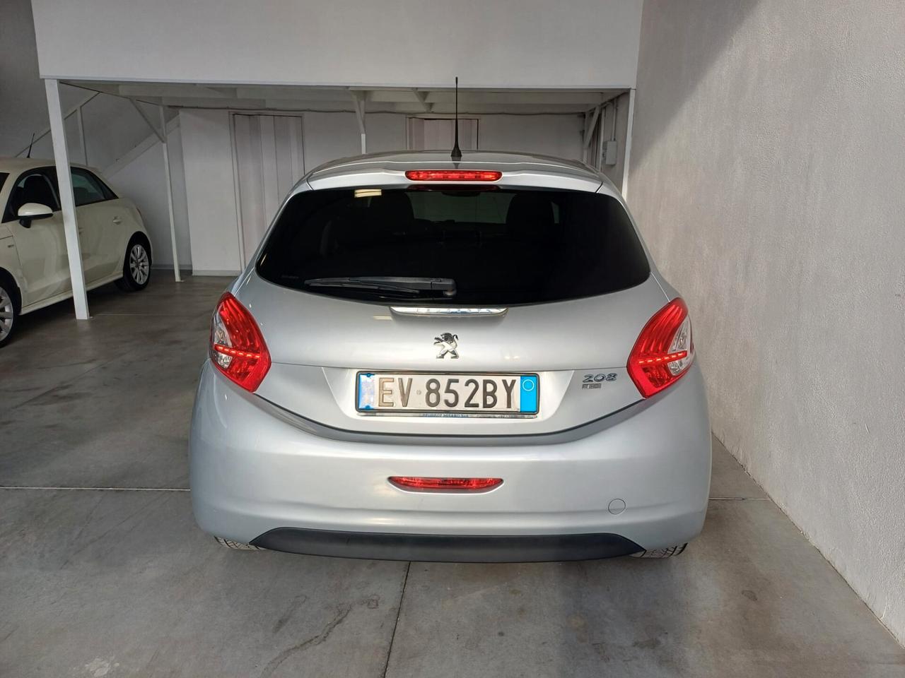 Peugeot 208 1.6 e-HDi 92 CV Stop&Start 5 porte Allure