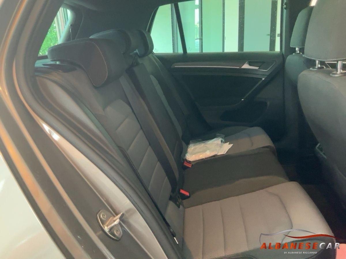 Volkswagen Golf 1.6 TDI 110 CV 5p. R LINE