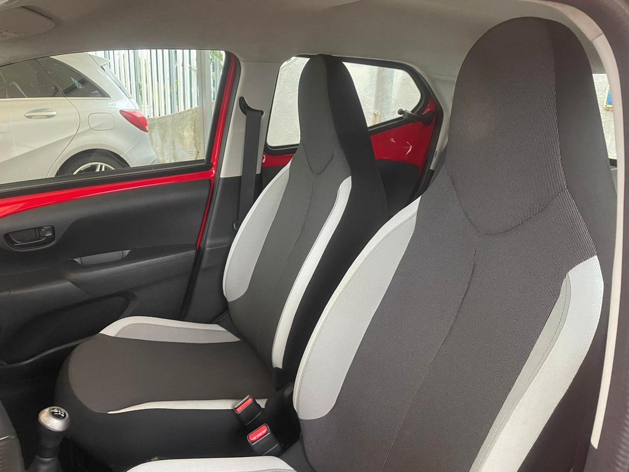 Toyota Aygo 1.0 VVT-i 69 CV 5 porte x-cite