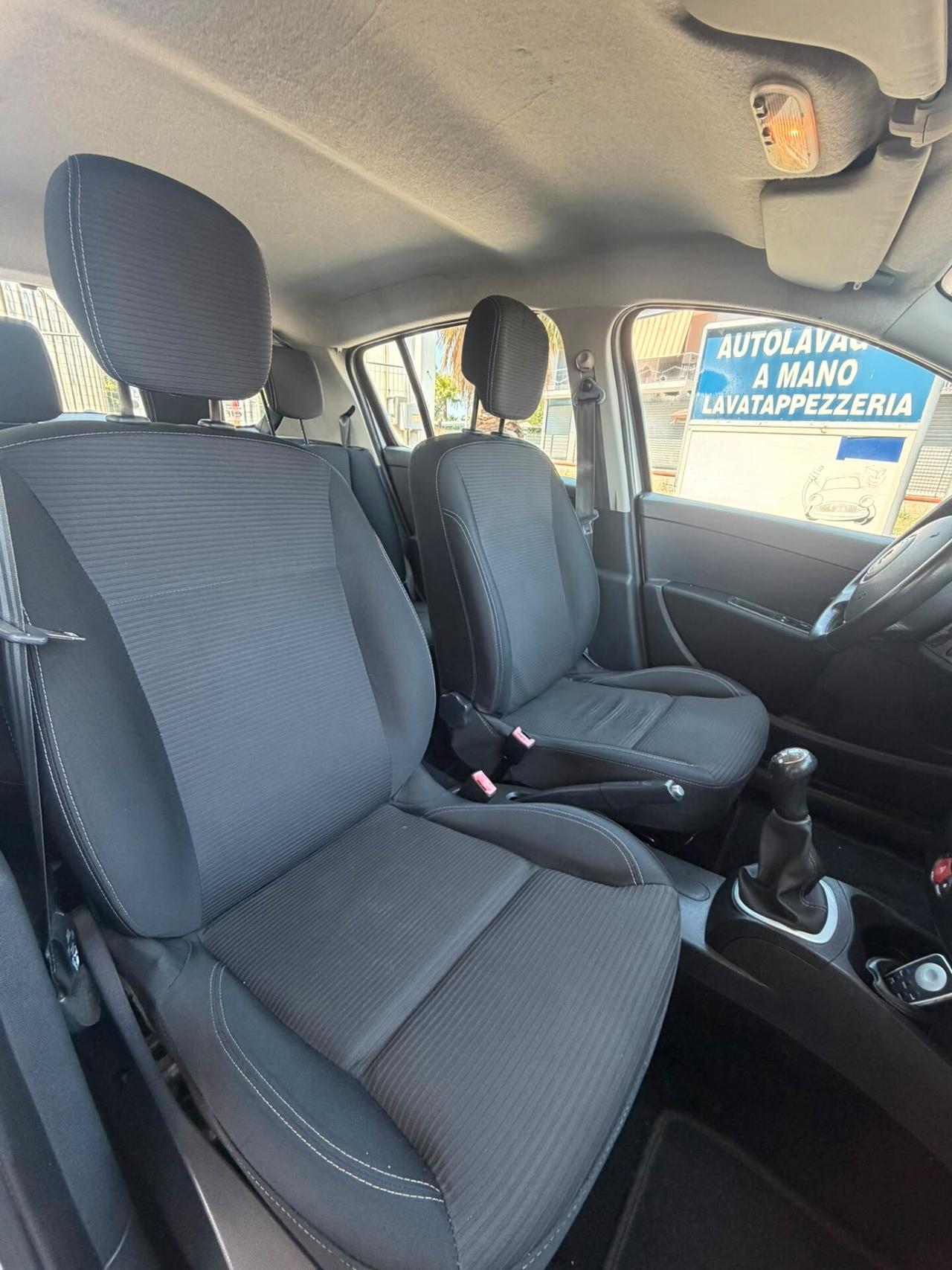 Renault Clio 1.2 16V 5 porte Dynamique