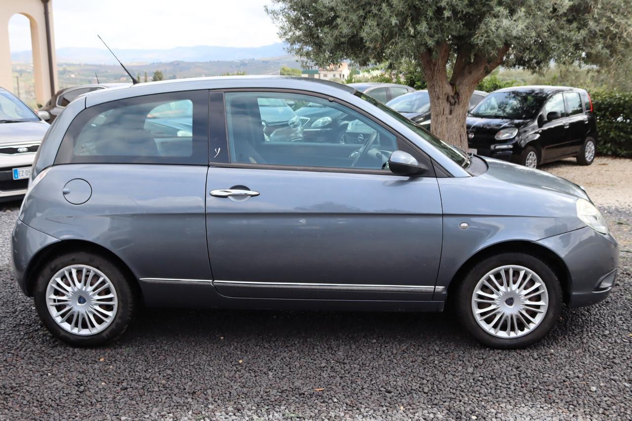 Lancia Ypsilon 1.2 Argento