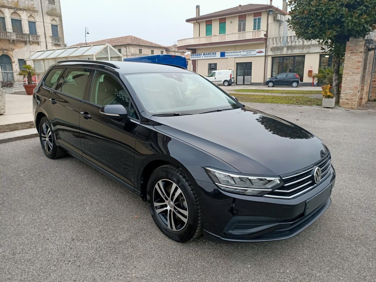 Volkswagen Passat Variant 1.6 TDI SCR DSG Business BMT