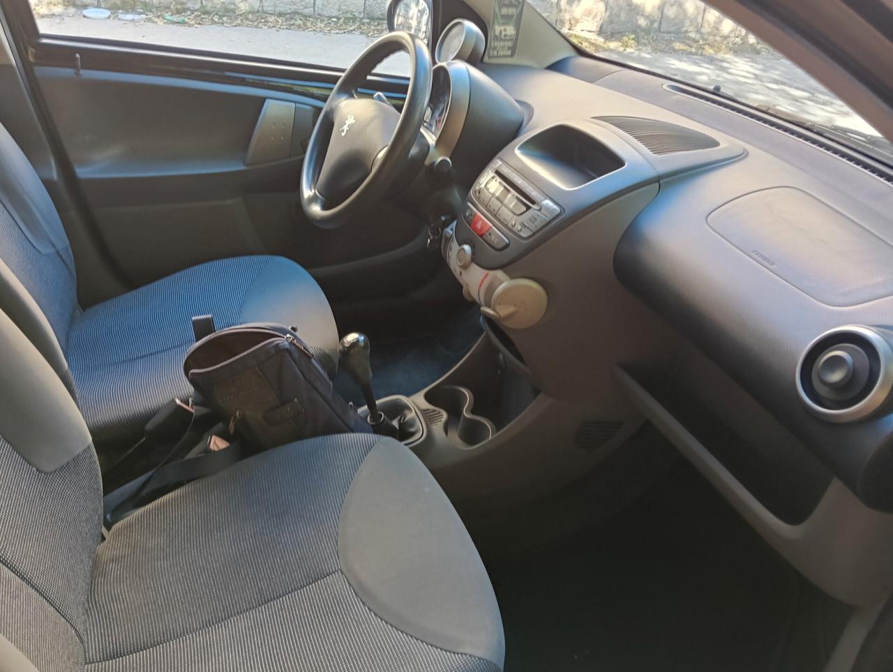 Peugeot 107 1.0 68CV 5p. Sweet Years km orig. vetrina