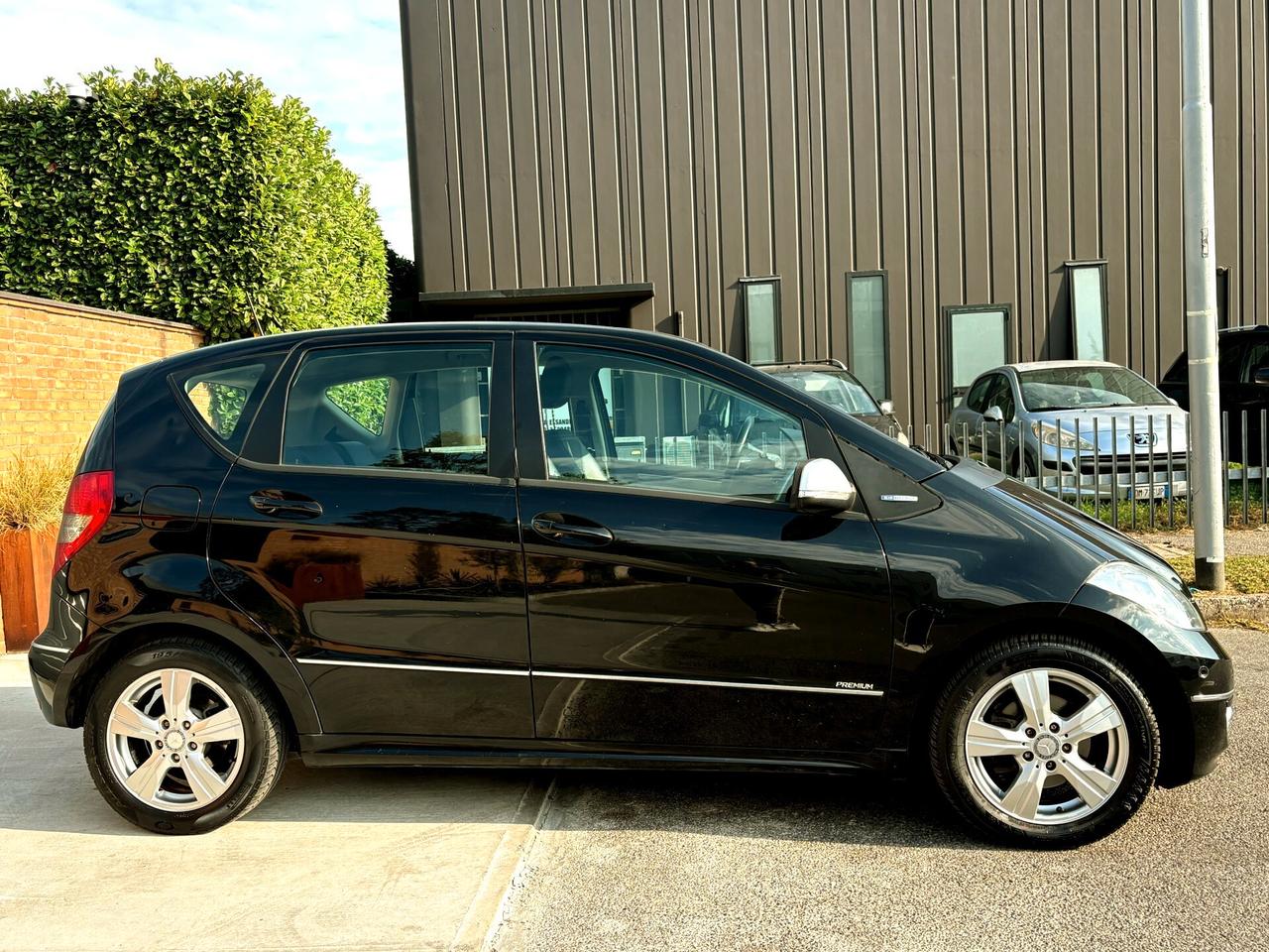 MERCEDES A180(benz)-Pelle,Navi-RESTYLING-2010