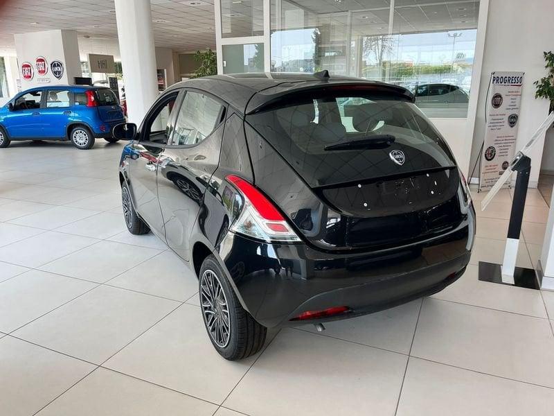 Lancia Ypsilon 1.0 FireFly 5 porte S&S Hybrid Platino