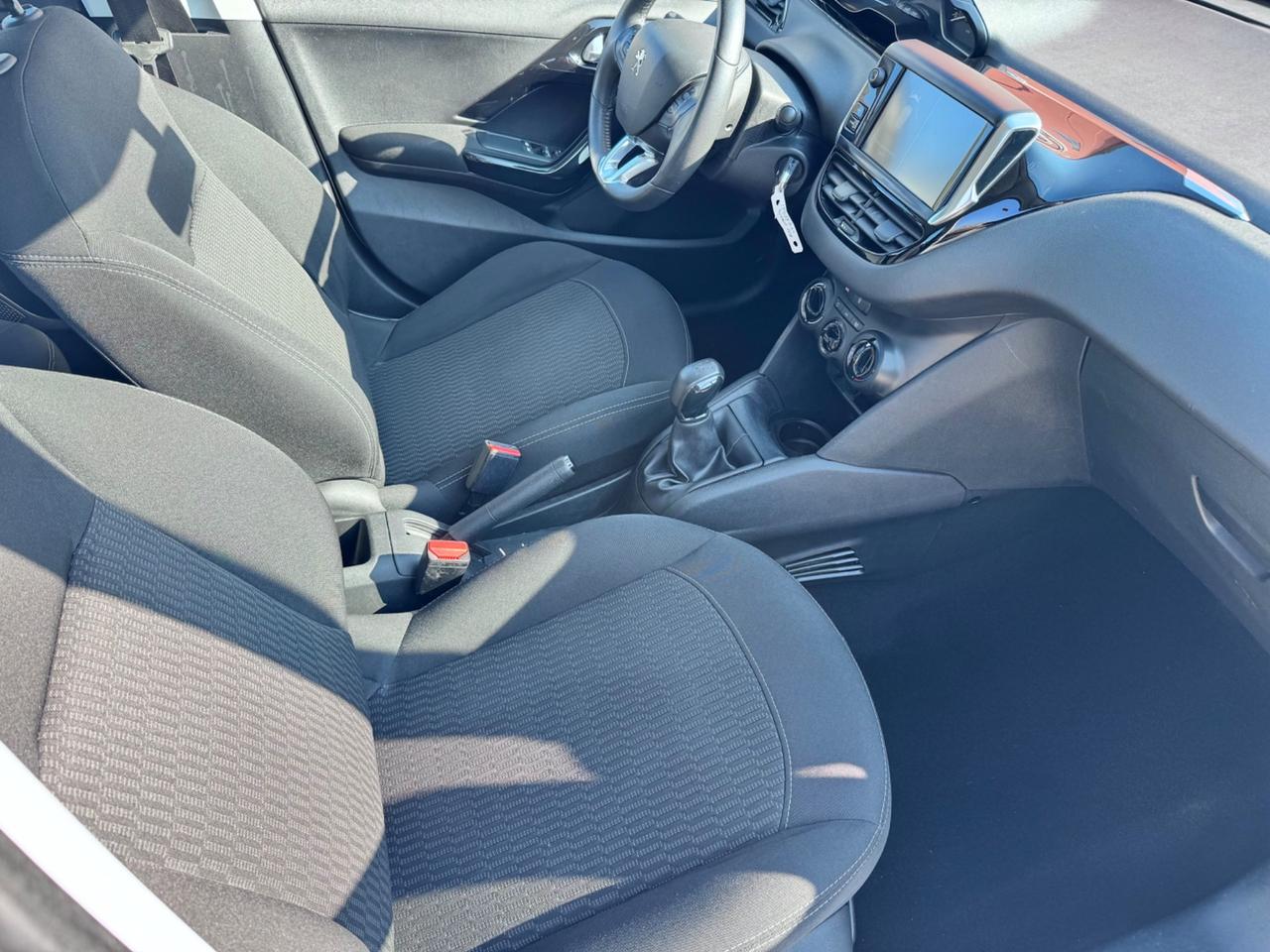 Peugeot 208 PureTech 82 5p. GPL Allure