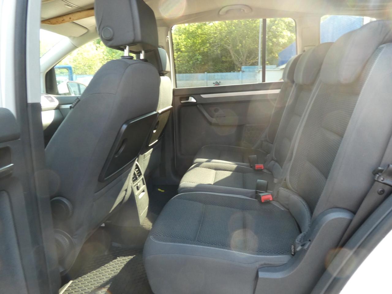 Volkswagen Touran 1.6 TDI DSG Comfortline OK NEOPATENTATI